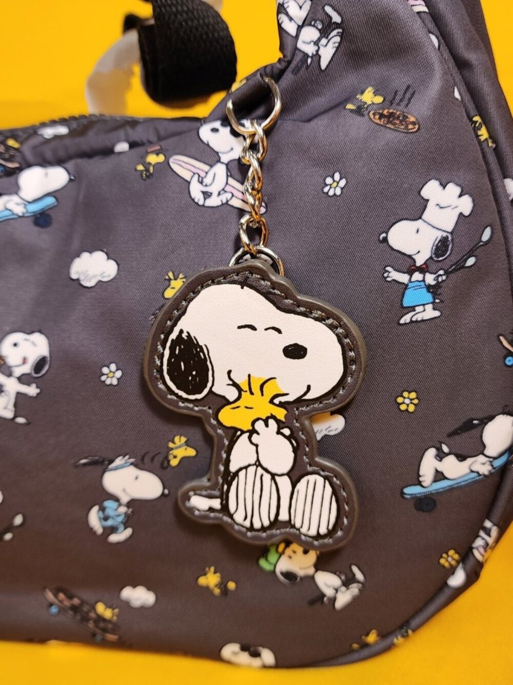 Peanuts Snoopy & Woodstock Icons AOP Nylon Shoulder Bag Purse Charm NEW - Picture 6 of 12